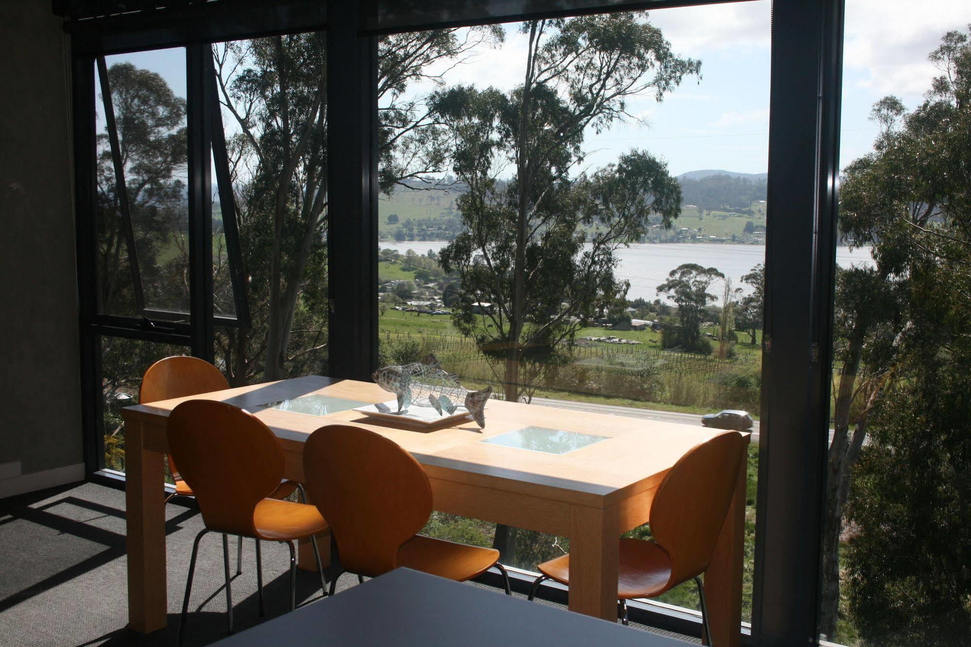 Tamar River Apartments Rosevears Екстер'єр фото
