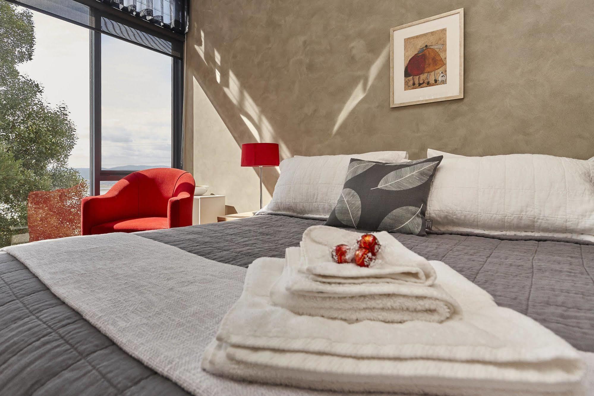 Tamar River Apartments Rosevears Екстер'єр фото