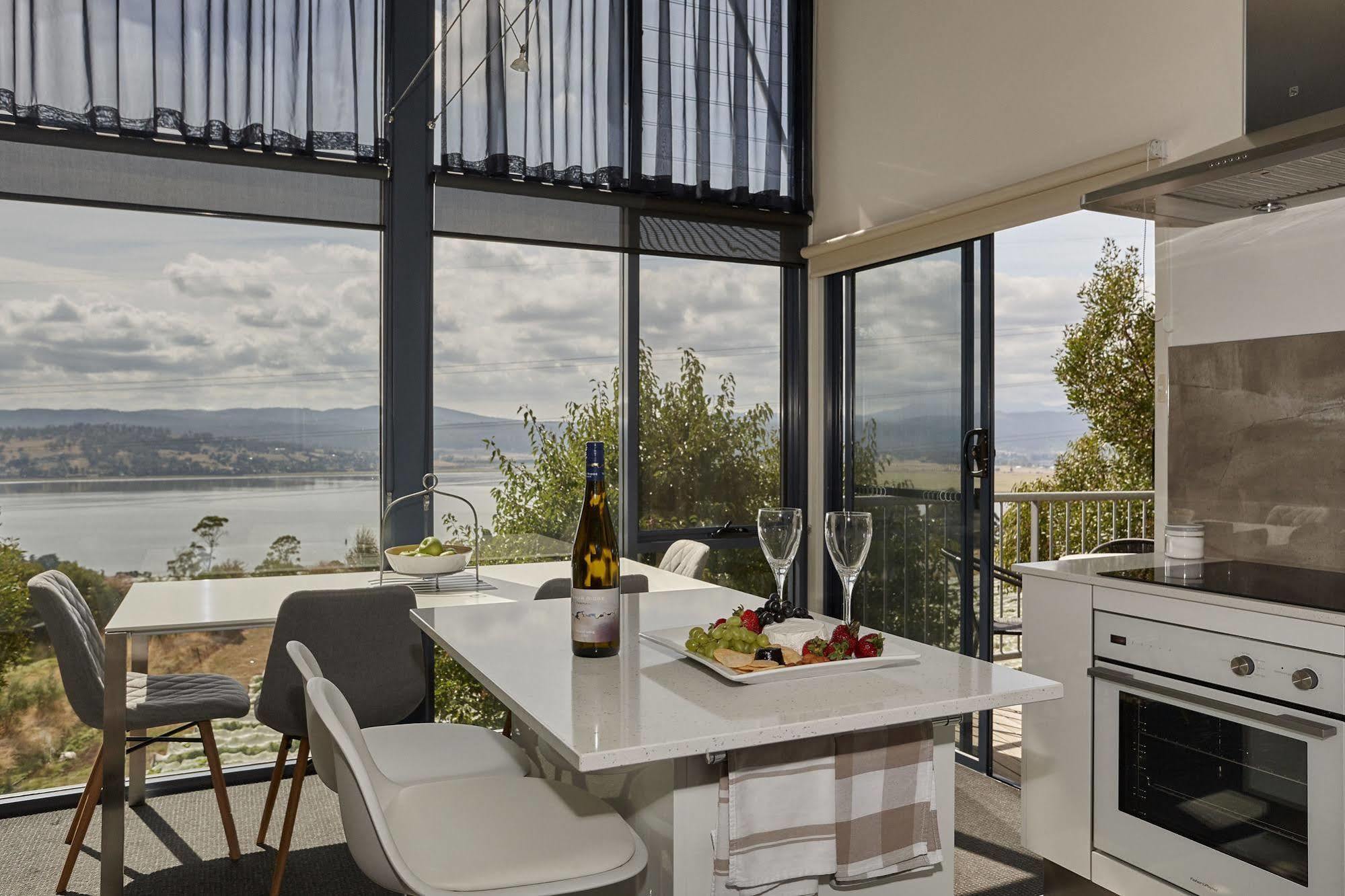 Tamar River Apartments Rosevears Екстер'єр фото