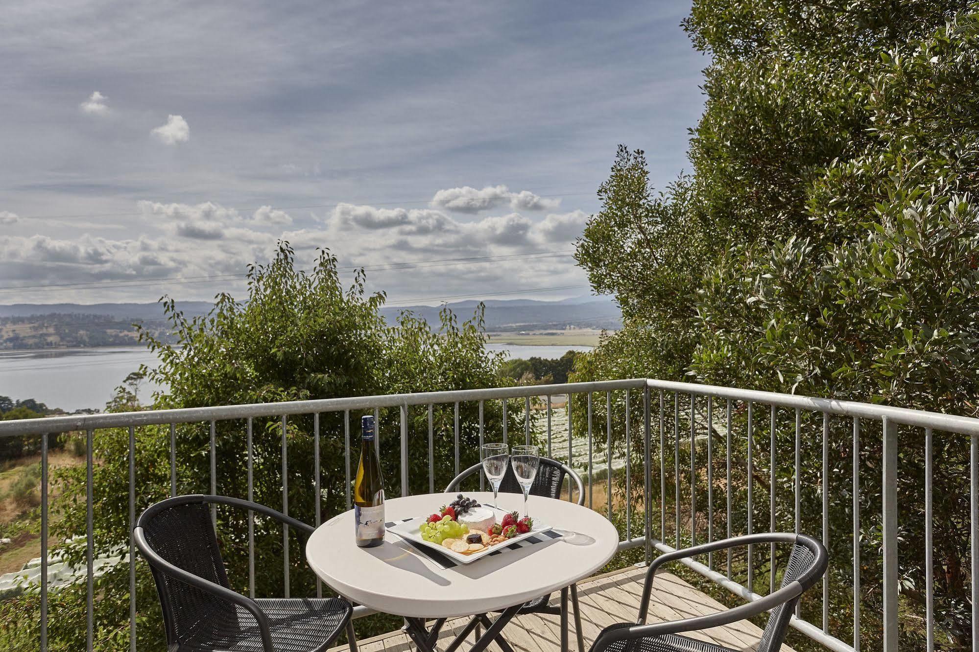 Tamar River Apartments Rosevears Екстер'єр фото
